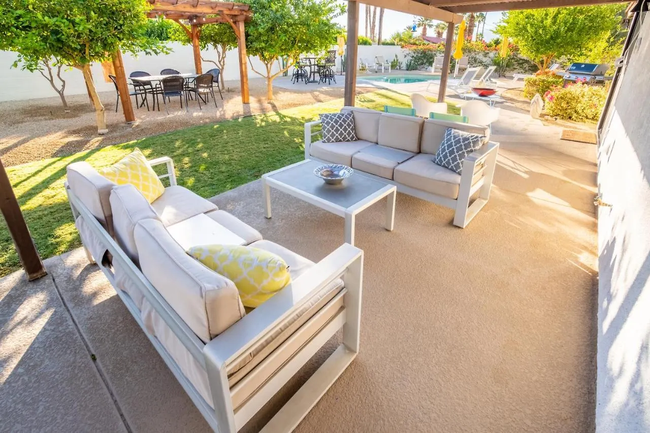 Beautiful Palm Springs Home Large Private Yard 0*,
